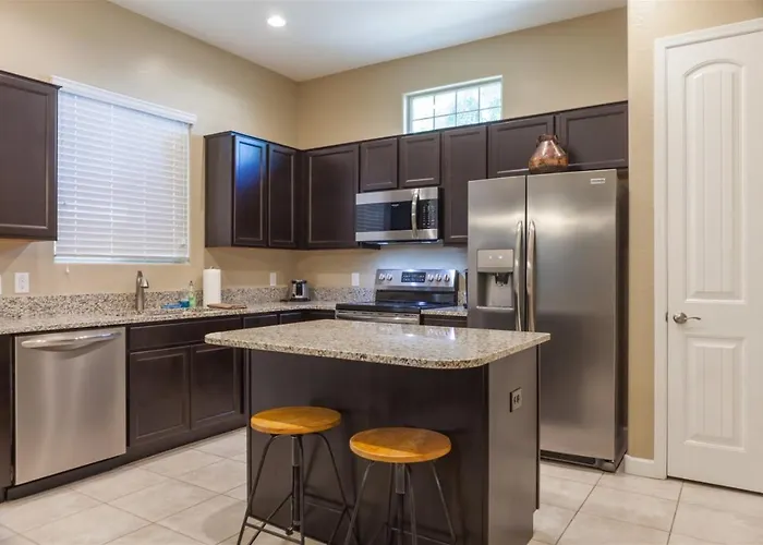 Gated Townhouse With Heated Pool, Hot Tub, Near Us60 *