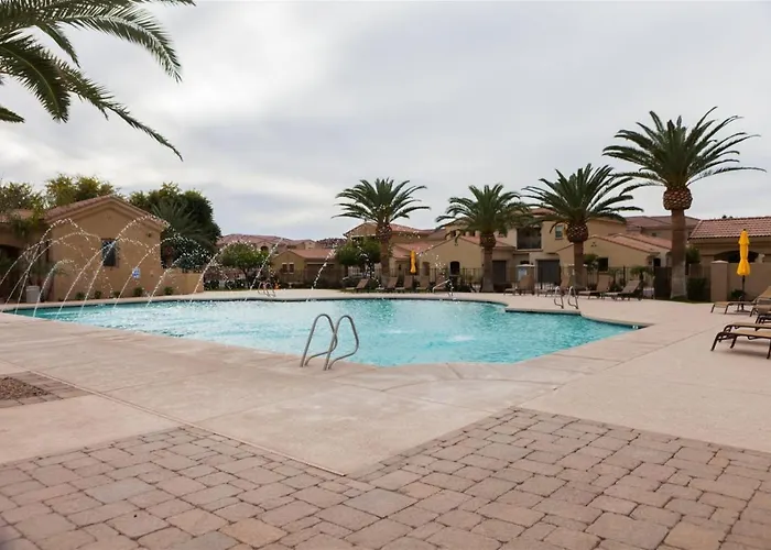 Gated Townhouse With Heated Pool, Hot Tub, Near Us60