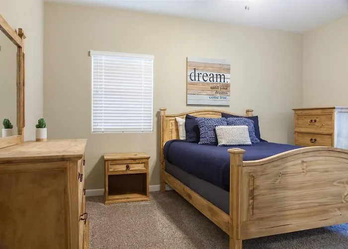 Gated Townhouse With Heated Pool, Hot Tub, Near Us60 Ferienhaus
